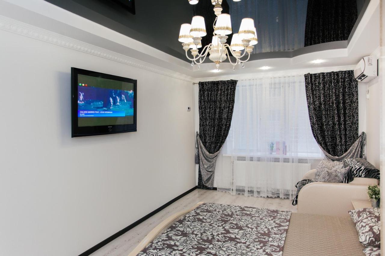 De Luxe Apartments Centr Illinskaya 수미 외부 사진