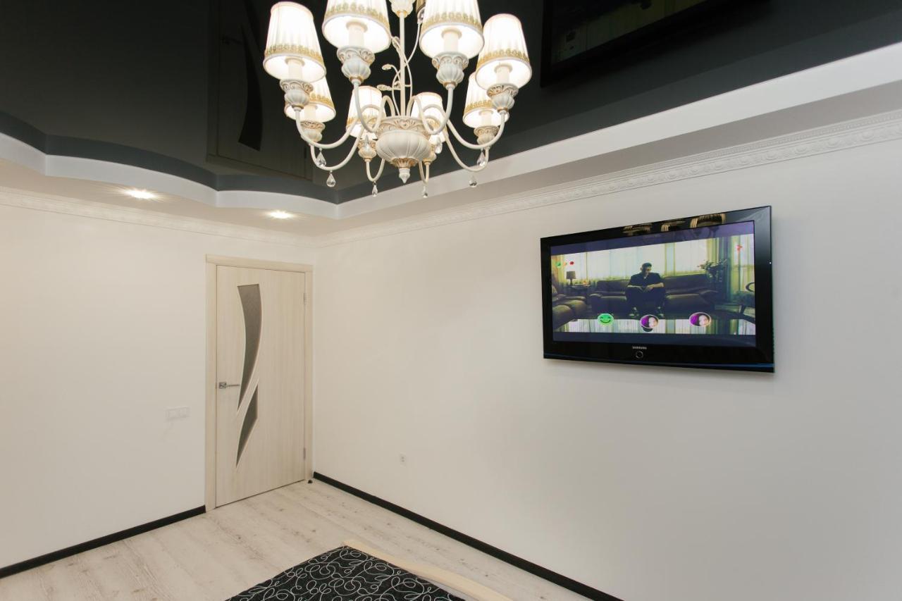 De Luxe Apartments Centr Illinskaya 수미 외부 사진