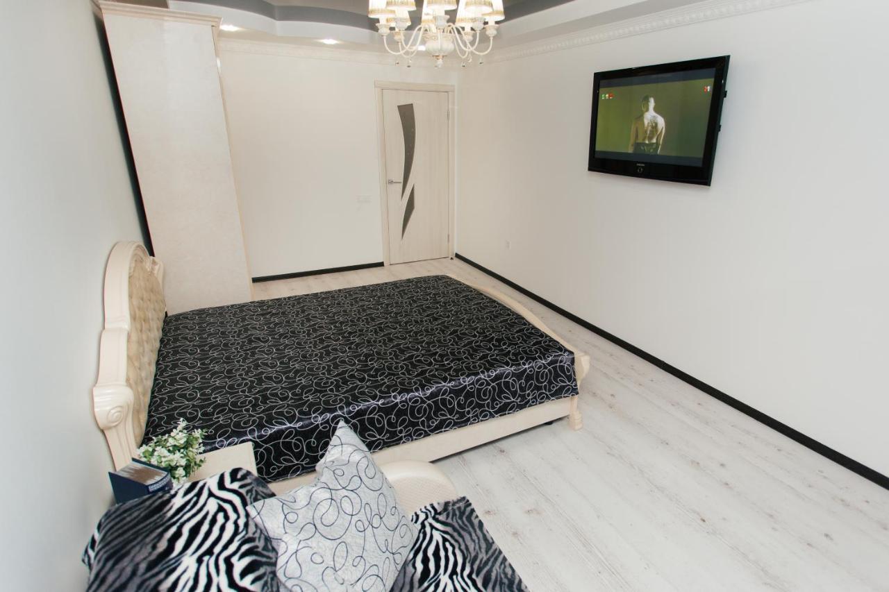 De Luxe Apartments Centr Illinskaya 수미 외부 사진