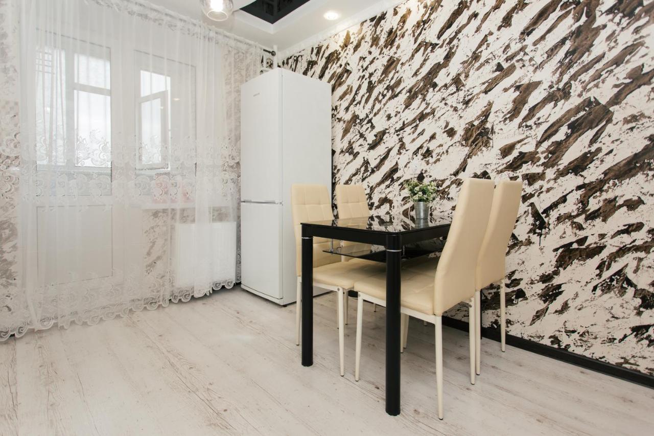 De Luxe Apartments Centr Illinskaya 수미 외부 사진
