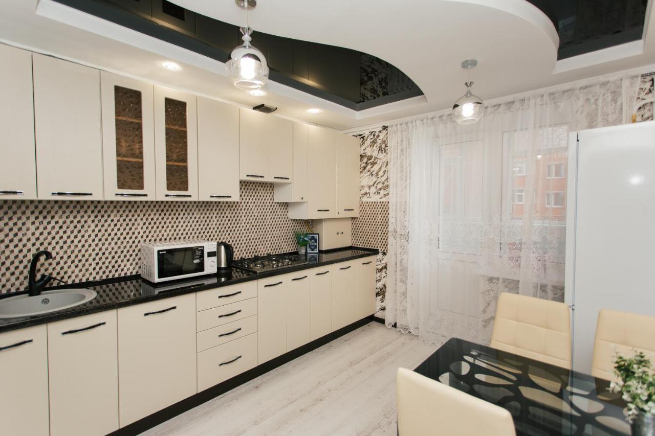 De Luxe Apartments Centr Illinskaya 수미 외부 사진