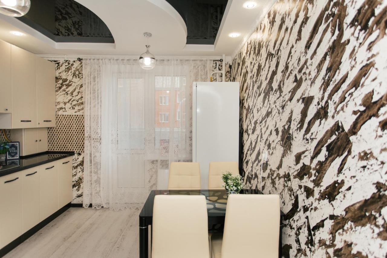 De Luxe Apartments Centr Illinskaya 수미 외부 사진