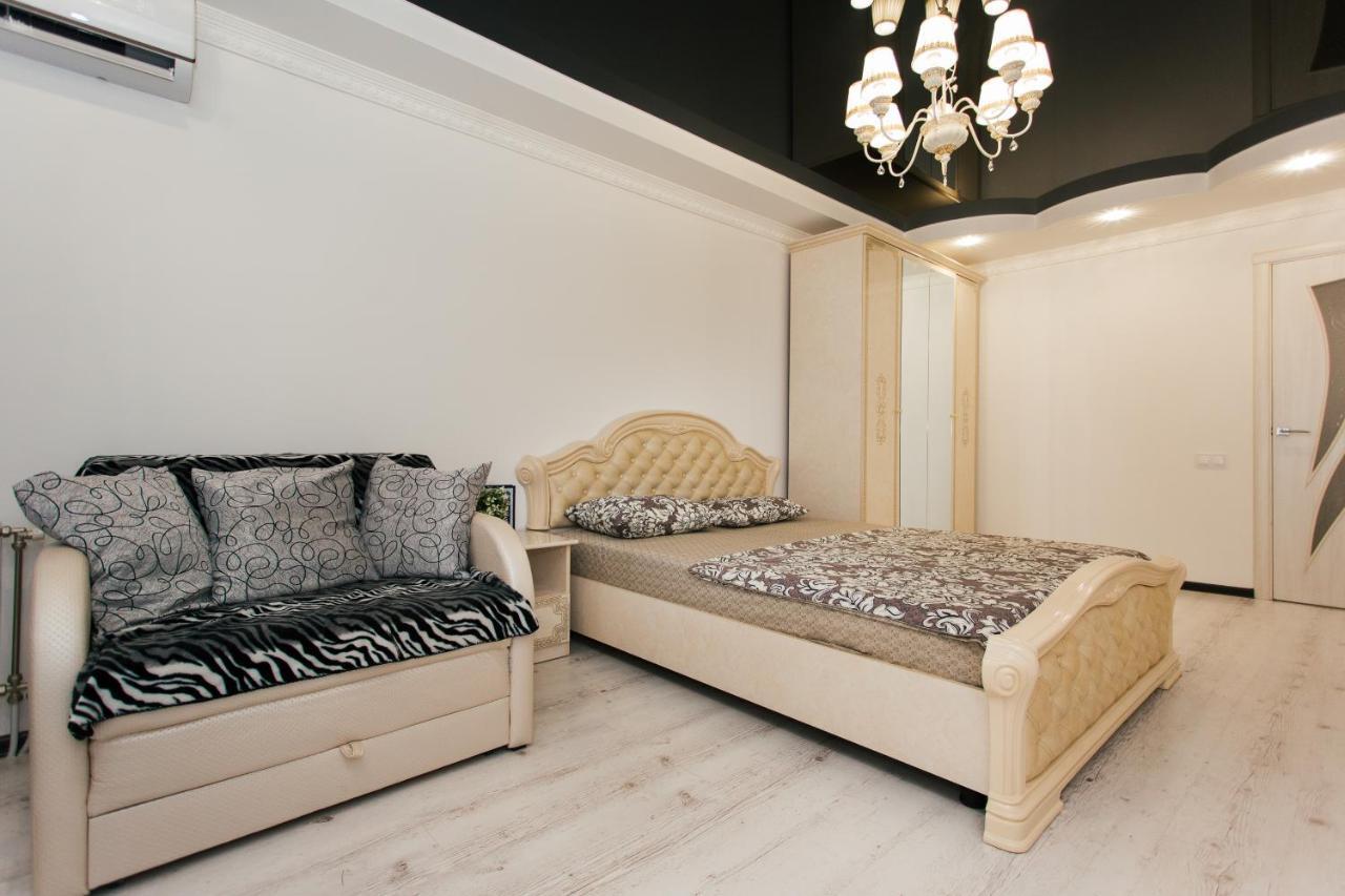 De Luxe Apartments Centr Illinskaya 수미 외부 사진
